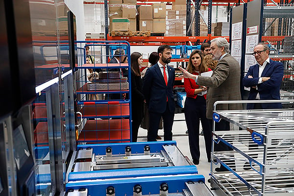 Visita de Roberto Romero y Pilar Jimeno a las instalaciones de Cardiva, equipada con tecnología de última generación.