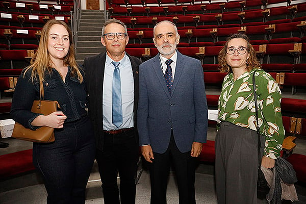 Cristina Álvarez, vocal de la Junta Nacional de Residentes de Semergen; Miguel Ángel Prieto; Ezequiel Arranz; y Celia Cols, vocal de la junta directiva Nacional de Semergen.