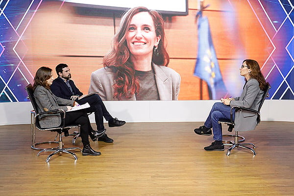 Mónica García durante la entrevista en Redacción Médica.