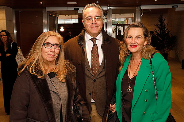 Olga Fernández, directora médica de Atención Primaria de Toledo; Hugo Muñoz, director de Gestión de Atención Primaria de Toledo; y Ángeles Martín, directora general de Atención Primaria de Castilla-La Mancha.