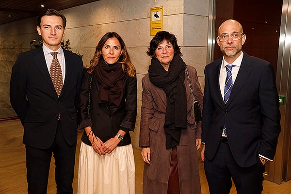 Ignacio Piedrola, director técnico del Cofcam; María Concepción Sánchez, presidenta regional de Cofcam; Marta Arteta, secretaria del Cofcam; y Pablo Silvestre, tesorero del Cofcam.