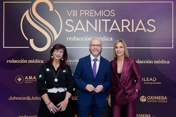 Dulce Ramírez; Julio Zarco, gerente del Hospital Niño Jesús; y Gemma Benito, directora de Enterprise Services en Siemens Healthineers.