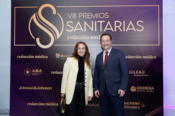 Marisa Álvarez y Fernando Prados, director médico del Hospital Los Madroños. 