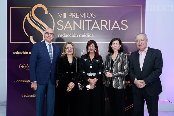 Jesús Sanz; Montserrat Chimeno; Dulce Ramírez; Laure Yvenou, Government Affairs de Sanofi; y José Soto.