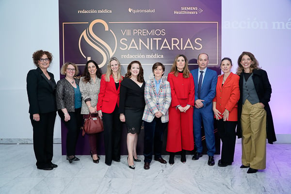 Elena Fernández, gerente de Cuidado; Almudena Quintana, directora general asistencial; Inmaculada Ibáñez, directora general de Investigación y Docencia; Laura Gutiérrez; Fátima Matute; Mercedes Navío, gerente asistencial de Hospital; Pilar Jimeno, directora general de Inspección y Ordenación Sanitaria; Miguel Ángel Rodríguez Roiloa, director general de Recursos Humanos y Relaciones Laborales; Victoria Buezas, directora general de Aseguramiento, Adecuación y Supervisión Sanitaria; todos pertenecientes al Sermas; y Marta Marbán, portavoz del Partido Popular en la Comisión de Sanidad de la Comunidad de Madrid.