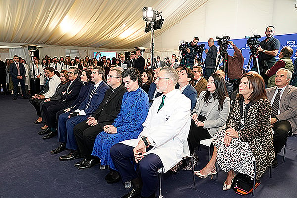 Aspecto de la sala donde se celebró la inauguración.