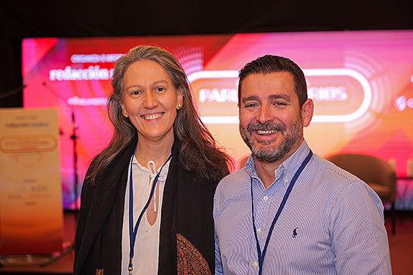 Beatriz González, Governemment Affairs Head de Johnson & Johnson; y Juanma Mayol, Public & Government Affairs Lead en Boehringer Ingelheim.