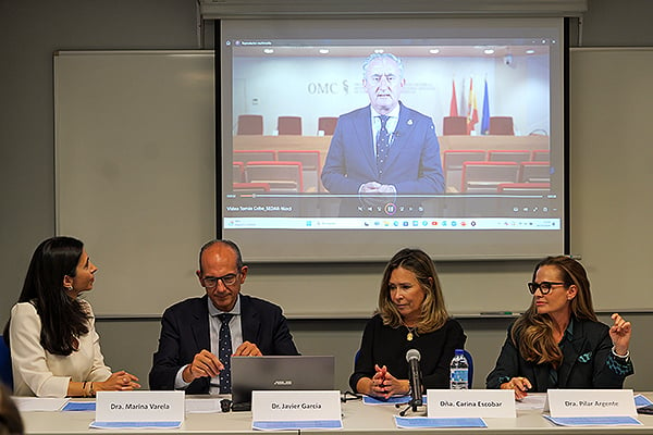 Tomás Cobo, presidente de la Organización Médica Colegial de España (OMC) durante la rueda de prensa.