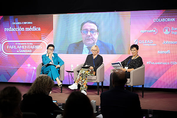 José María Vergeles, presidente del Grupo Parlamentario Socialista en la Asamblea de Extremadura. Presidente de la Comisión de Hacienda y Presupuestos de la Asamblea de Extremadura. Vicepresidente de la Comisión de Estudio para la Financiación Autonómica.