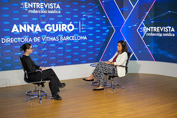 Anna Guiró durante su entrevista en el plató de Redacción Médica. 