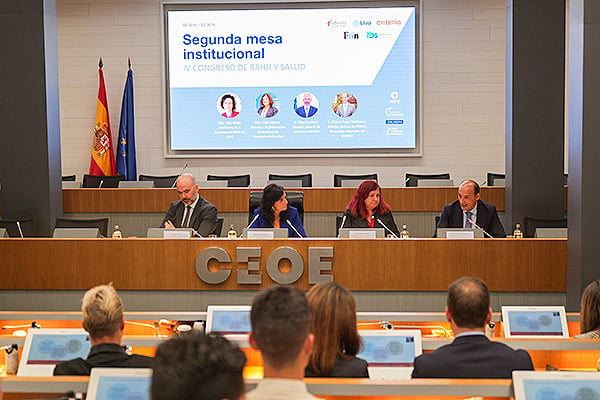 Aspecto de la sala durante la segunda mesa institucional del IV Congreso de RRHH y Salud.