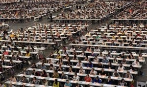 'Larga vida' a las OPE sanitarias con examen: "El modelo no está caducado"