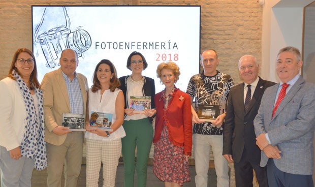 "Los galardones FotoEnfermería reflejan la dedicación de los profesionales"