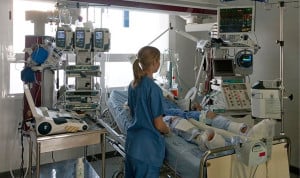 Una enfermera publica su nómina como residente y critica la "precariedad salarial" que existe en esta formación.