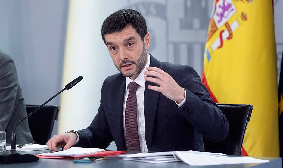 El ministro de Derechos Sociales, Pablo Bustinduy, aprueba un nuevo modelo de cuidados.