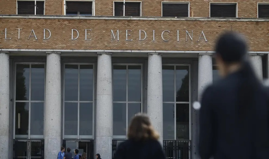 La Facultad de Medicina, el lugar dónde los MIR comienzan a decidir que especialidad médica escoger