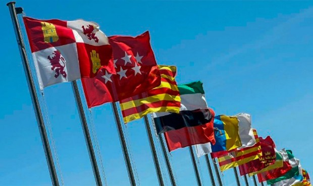 Banderas de las Comunidades Autónomas españolas.