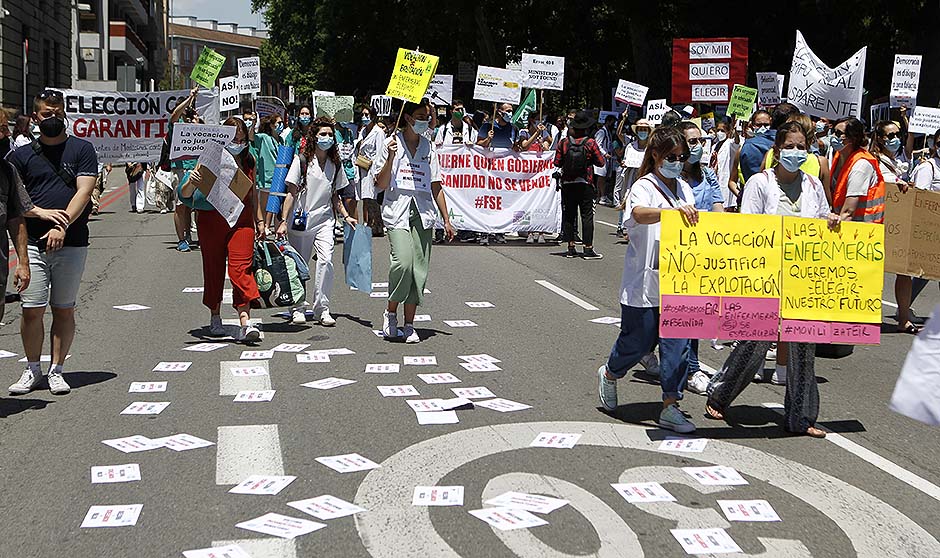 Los MIR marchan contra Sanidad: "Podemos perder una generación de médicos"