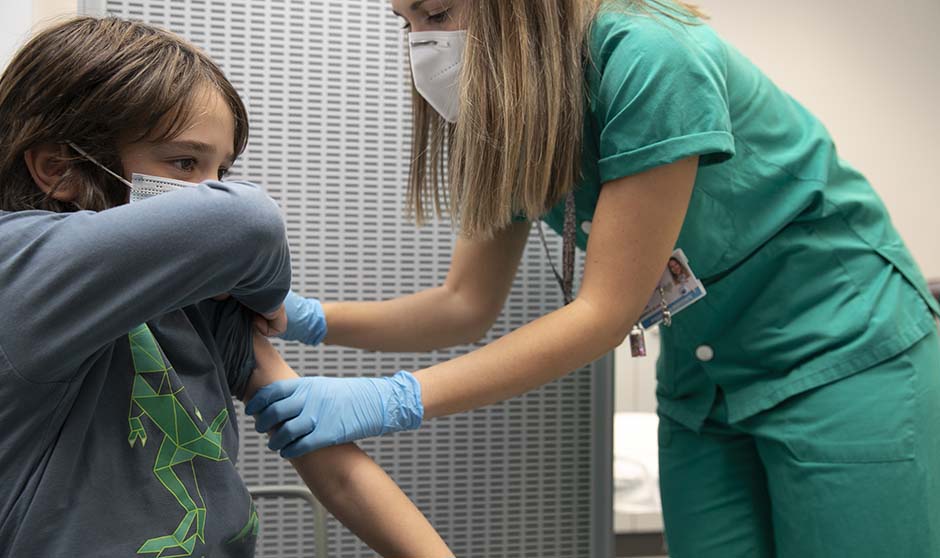 "Soy médica y madre; entiendo el miedo, pero las vacunas son seguras"