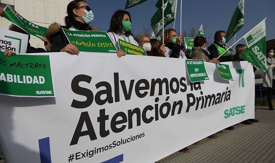 Enfermeros de toda España salen a la calle: "¡Abusan de nuestra vocación!"