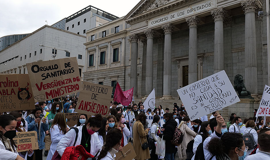 La 'revolución' MIR vuelve a sacar músculo para exigir elección presencial