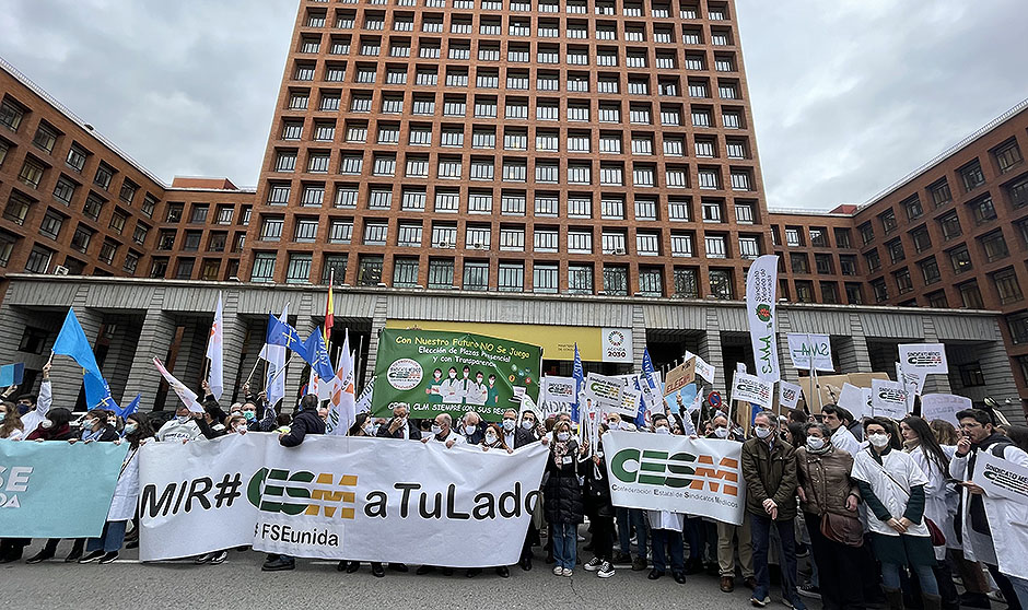 La 'revolución' MIR vuelve a sacar músculo para exigir elección presencial