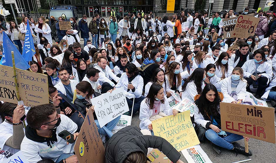 La 'revolución' MIR vuelve a sacar músculo para exigir elección presencial