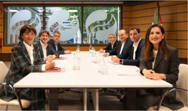 Acuerdo de Gobierno PSE-PNV por una sanidad vasca "referente en Europa"