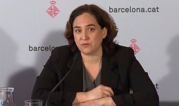 Ada Colau saca adelante su 'dentista municipal' para Barcelona