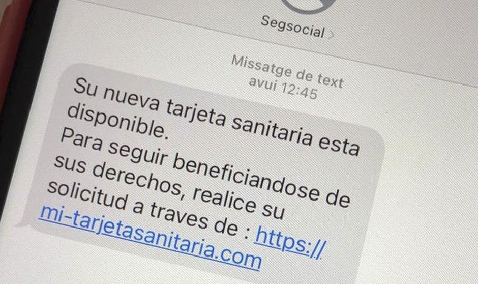 Mensaje falso de petición de una nueva tarjeta sanitaria que está llegando a los móviles.