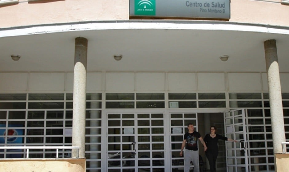 Amenazas en un centro de salud por no dejarle entrar en patinete