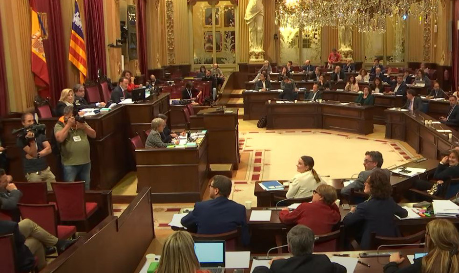 Baleares aprueba en el Parlament la ley de simplificación administrativa, con impacto en sanidad