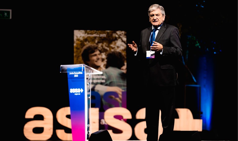 El consejero delegado del Grupo ASISA, Enrique de Porres, en la presentación del crecimiento del grupo durante 2022, con un incremento del 7% en el volumen de primas y un 10% en la actividad asistencial.