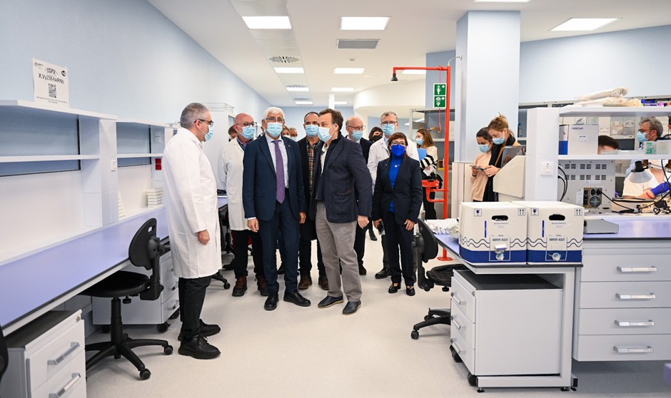 El consejero Balcells inaugura la nueva área de laboratorios del Instituto de Investigación Sanitaria Pere Virgili de Reus