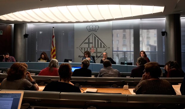 Barcelona da la primera luz verde para crear su 'dentista municipal'