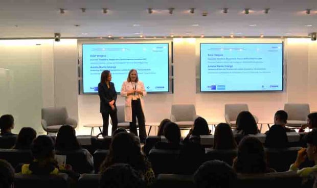 Inauguración de 'Acercando la ciencia a las escuelas'.