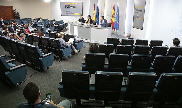 Covid-19: el Gobierno firma 12 contratos para EPIs por 50 millones de euros