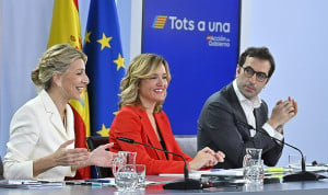  Yolanda Díaz, ministra de Trabajo; Pilar Alegría, portavoz del Gobierno; y su homólogo en Economía, Carlos Cuerpo, tiran de "ambición" al adaptar la jornada de 692.000 sociosanitarios.