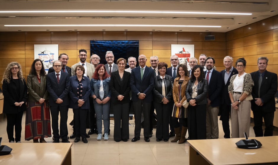 Decanos de Medicina abogan por mejoras en los equipos frente a más plazas