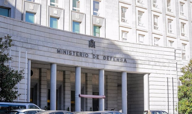 Defensa reabre el proceso selectivo de TCAE tras quedar 11 plazas desiertas