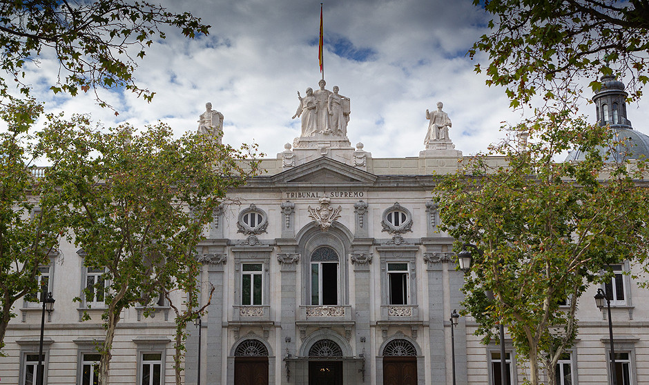 El Tribunal Supremo dictamina que dispensar sin receta es un castigo con ley nacional si "afecta a la salud".