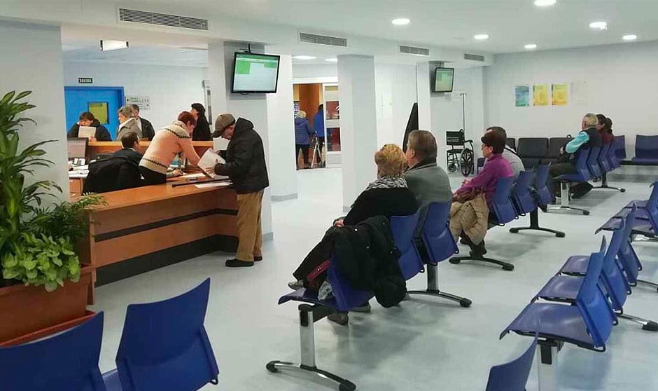 El Barómetro sanitario del CIS refleja que tres de cada diez españoles sin cita a corto plazo en Atención Primaria acaba acudiendo a Urgencias