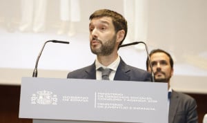 Pablo Bustinduy, ministro de Derechos Sociales, que ha impulsado una reforma normativa para mejorar la coordinación sociosanitaria para personas dependientes