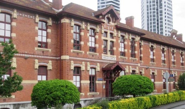  Exterior del Hospital Universitario de Basurto.