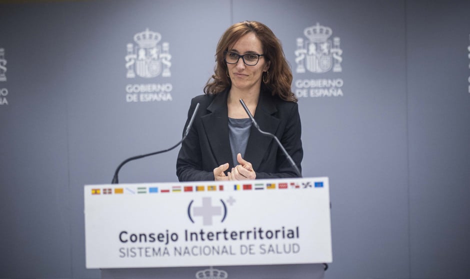 La ministra de Sanidad, Mónica García, detalla el plan antisuicidio 2025-2027