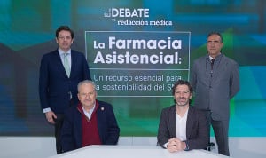 Manuel Martínez del Peral, Tomás Fajardo, Mario García y Rafael Ortega, en un debate sobre Farmacia Asistencial.