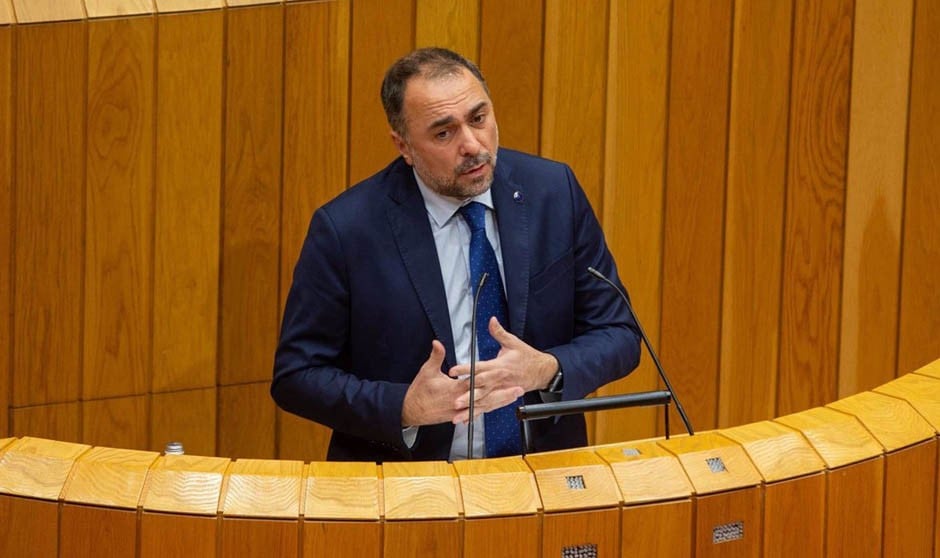 Julio García Comesaña, consejero de Sanidad gallego, refuerza el papel docente en su primer decreto de ordenación MIR.