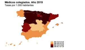 El sur de España 'atrae' al triple de médicos y enfermeros que el norte