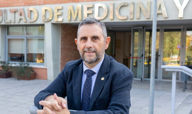 La Universidad de Córdoba elige a Eloy Girelda como nuevo decano de Medicina y Enfermería. 