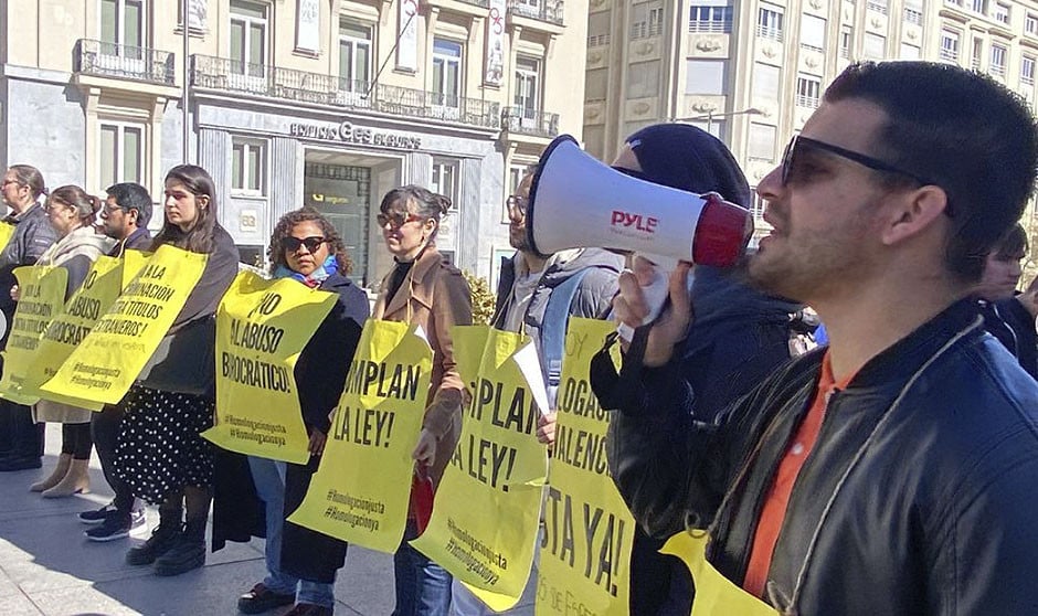 Los médicos extracomunitarios consideran "extremadamente grave" la suspensión cautelar de la homologación de títulos vasca